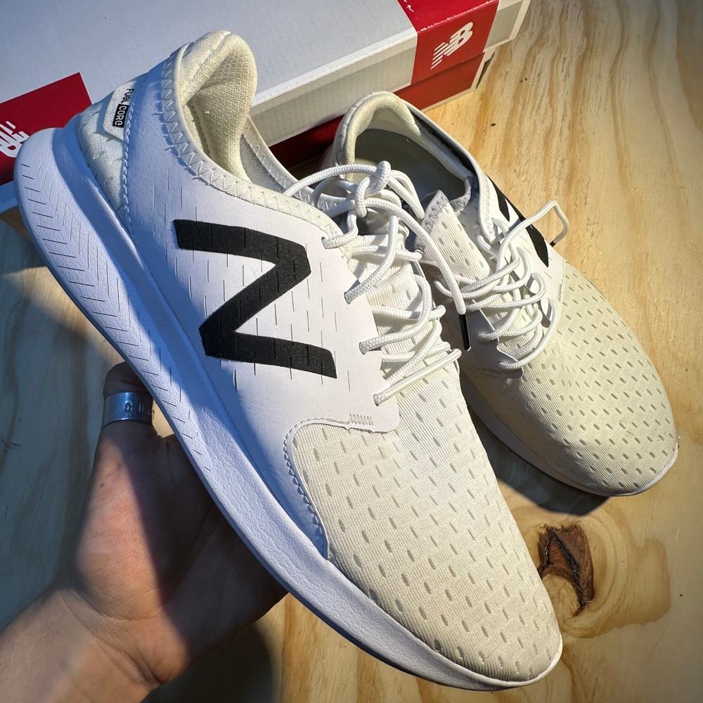 New Balance Mens FuelCore Coast v3 Running Shoes White Black Athletic Size 9.5 D